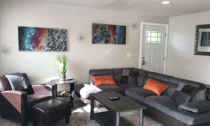 Mount Baker House | 5br 8bed house near airport, downtown & train