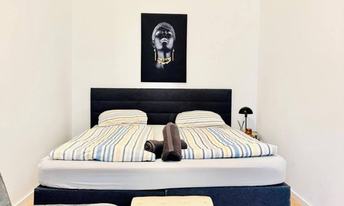 Rudolfsheim-Funfhaus Apartment | 5BR Apt. Ideal for Groups; 7- Min to Westbahnhof