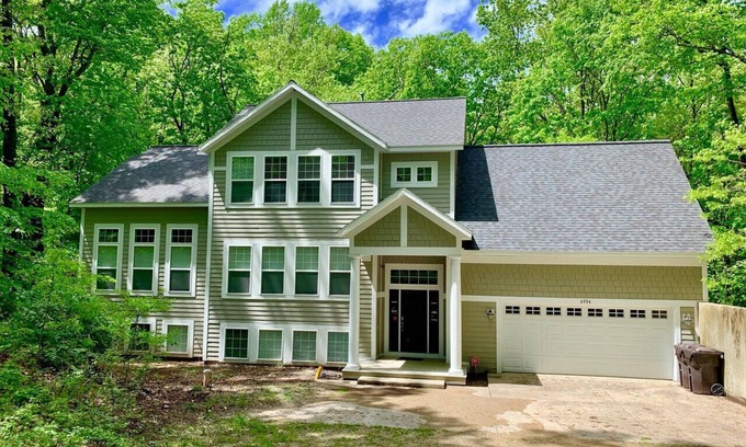 Lake Michigan Beach House | 5BR Coloma House - walking distance to Lake Michigan