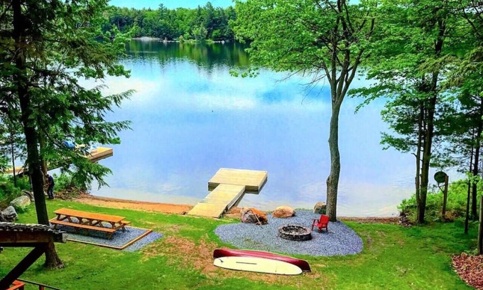 Muskoka Lakes Cottage | 5BR Family Lakefront Cottage, Walk to Bala!
