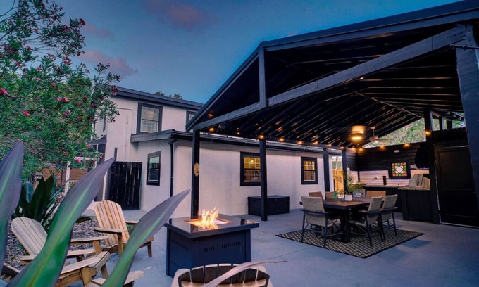 Vero Beach House | 5BR Family Retreat |Game Room |2mi to Wabaso Beach