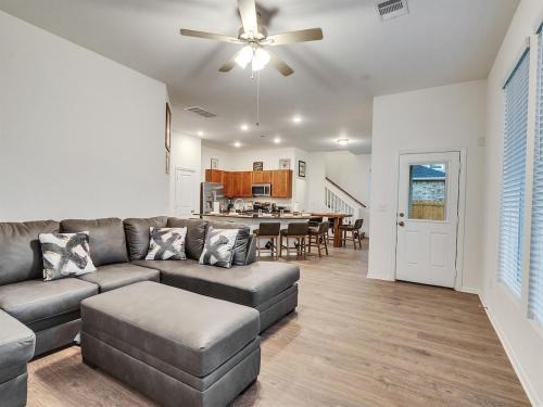 Richwood Villa | 5BR Luxury Sleeps 10 Lake Jackson