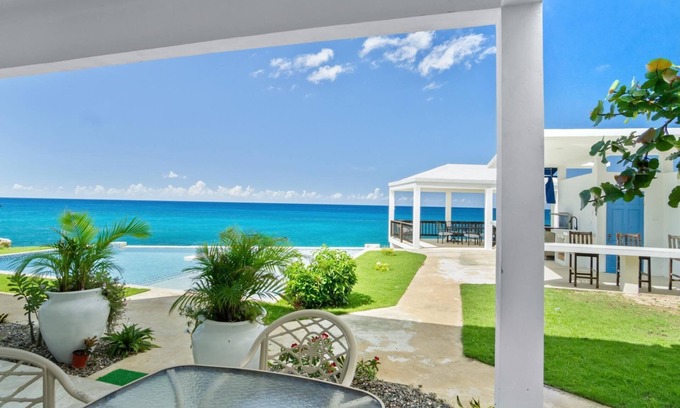 Whitehouse Villa | 5BR Oceanfront Villa w/Staff-WV