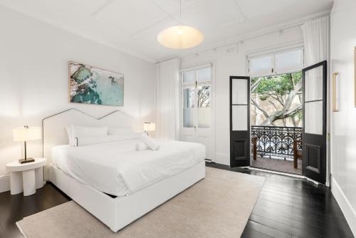 Paddington Apartment | 5BR Paddington Home w Private Parking and Studio