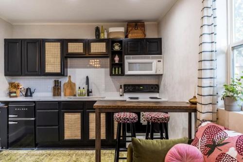 Kessler House | 5min to Bishop Arts - Stay at Meadow House
