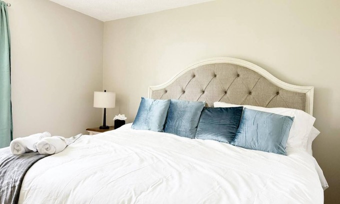 Henderson Apartment | 5th Street Retreat - KING 1BD/1BA Apt in Henderson