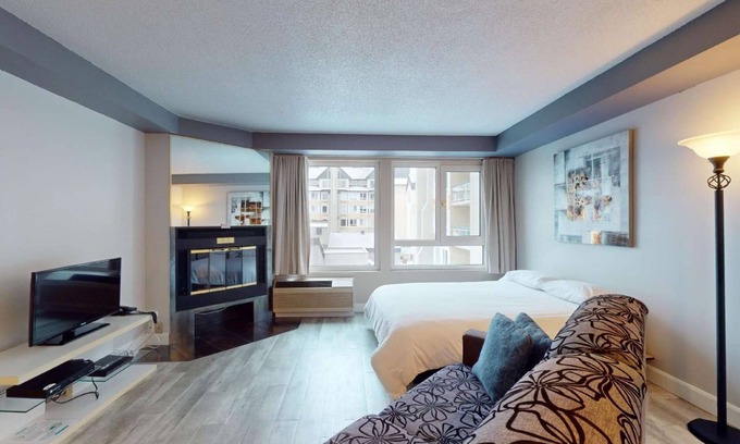 Beaupre Condo | 6-308 : Standard Studio - sleeps 4.
