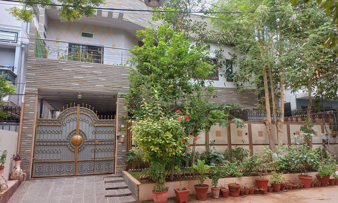 Karachi Villa | 6 - 8 Guests 3 Bedrooms 3 Beds 4 Baths.