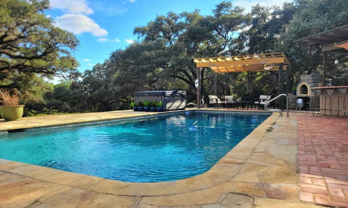 Lissie House | 6-Acre Retreat: 2 Houses, Party Barn, Pool, & Spa