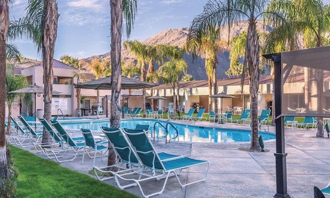 Uptown Design District Resort | 6 Adults 2 Bedroom Full Kitchen 2 Full Bathrooms Patio with BBQ Grill