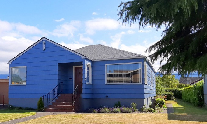 Port Angeles House | 6 Adults, Dogs OK see below . Breakfast , Olympic Nat. Park, Victoria ferry