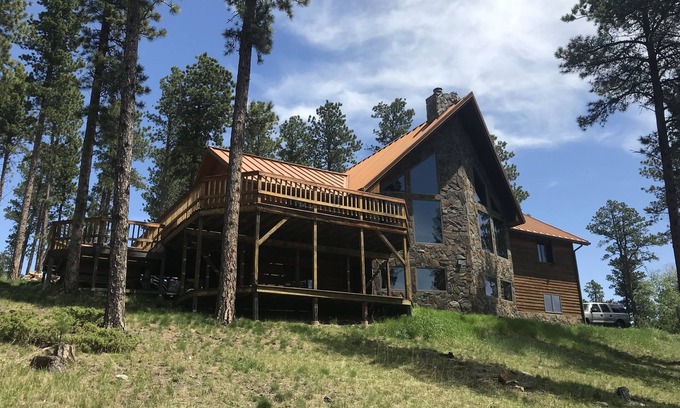 Deadwood House | 6 Bed 3 Bath - Great Sturgis Rally rental - min 7 nights over Rally.