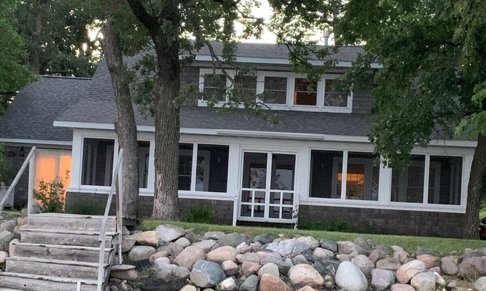 Pelican Rapids Cottage | 6 Bedroom 2 Story Cottage on Big Pelican Lake.