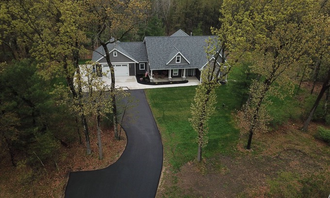 Wisconsin Dells House | 6-bedroom, 4-bathroom home on 5 acres in rural Wisconsin Dells