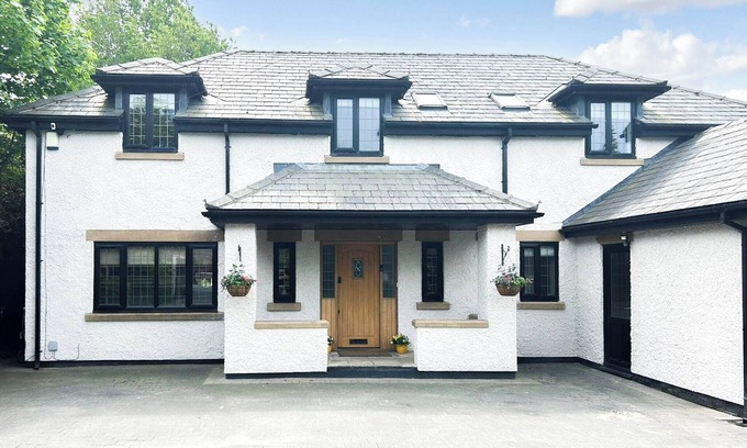 Poulton-le-Fylde Cottage | 6 bedroom accommodation in Singleton, near Poulton-le-Fylde