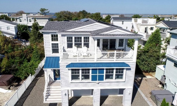 Loveladies House | 6 bedroom accommodation in Barnegat Light