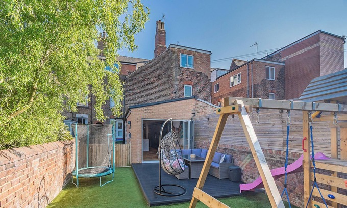 Bridlington Old Town Cottage | 6 bedroom accommodation in Bridlington