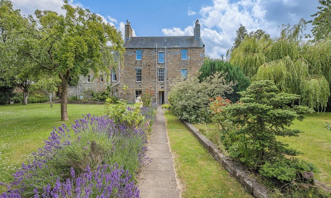 Prestonpans Cottage | 6 bedroom accommodation in Prestonpans