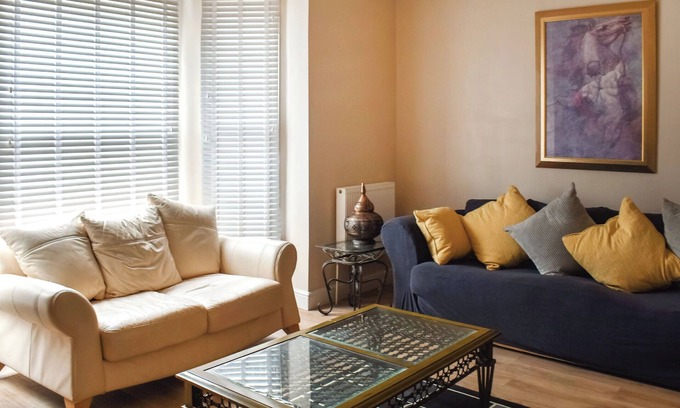Lowestoft Cottage | 6 bedroom accommodation in Lowestoft