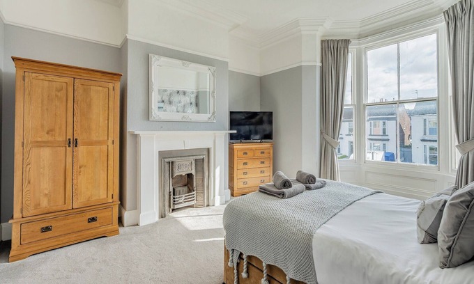 Southport Cottage | 6 bedroom accommodation in Southport