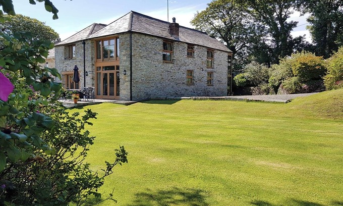 Camelford Cottage | 6 bedroom accommodation in Tregoodwell, Camelford