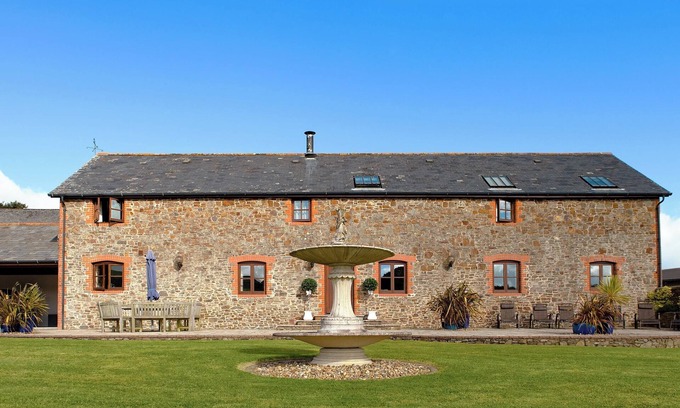 Bideford Cottage | 6 bedroom accommodation in Fairy Cross, Bideford