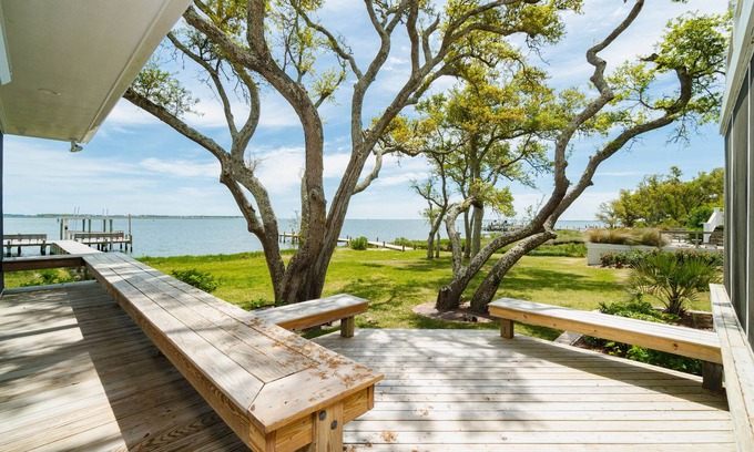 The Black Cat House | 6 Bedroom Beaufort Waterfront Paradise! On the water with dock and 2 boat lifts!