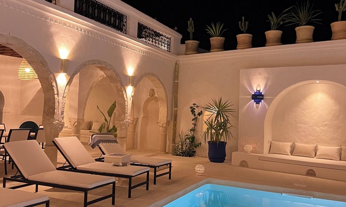 Erriadh Bed & Breakfast | 6 bedroom bed & breakfast in erriadh