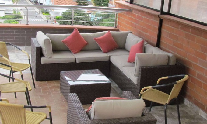 Astorga Apartment | 6 Bedroom Combo PH and a 1 Bedroom roof deck can have guests Elevator 2 hot tubs
