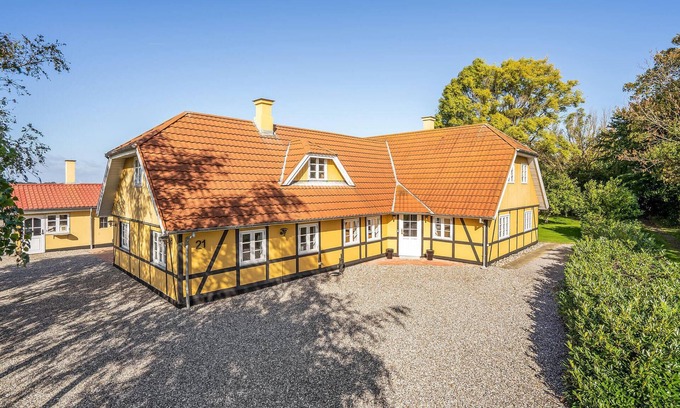 Dannemare House | 6 bedroom cozy home in Dannemare