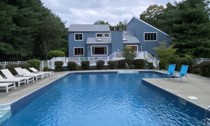 Carmel House | 6 Bedroom Elegant and Comfy Upstate Oasis SANITIZED