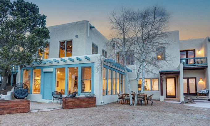 Santa Fe House | 6-bedroom Estate in Santa Fe's Sunlit Hills with Stunning Mountain Views