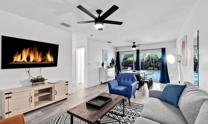 West Hollywood House | 6 Bedroom Hollywood Pool Home Oasis