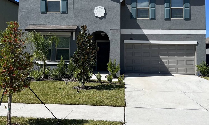 Plant City House | 6 Bedroom house with beautiful lake view
