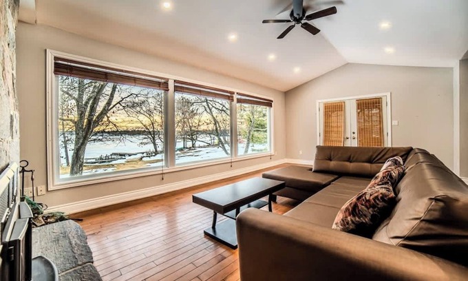 Carling House | 6 Bedroom Lakefront Main House in Sand Bay