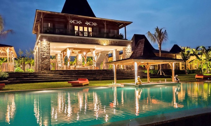 East Selemadeg Villa | 6 Bedroom Luxury Villas, 28-metre-long private swimming pool