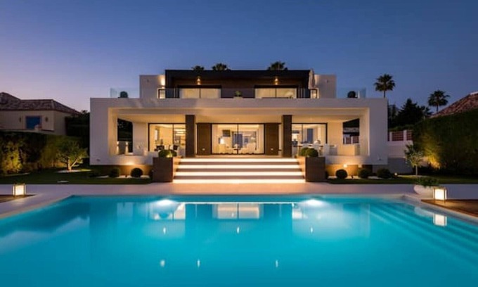 Nueva Andalucia Villa | 6 bedroom villa with cinema room and pool.