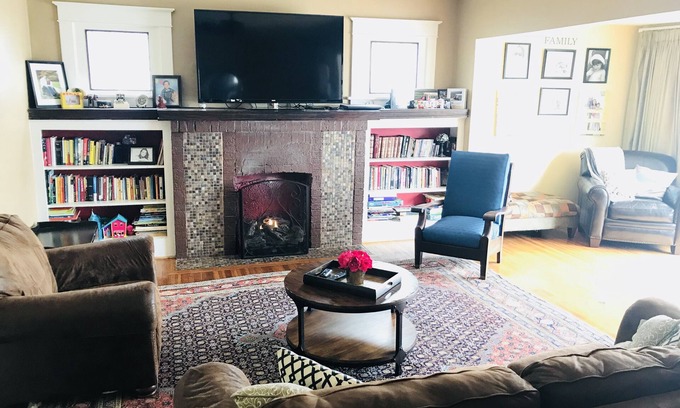 North Buffalo House | 6 BEDROOMS-2 KITCHENS Perfect home for big groups.