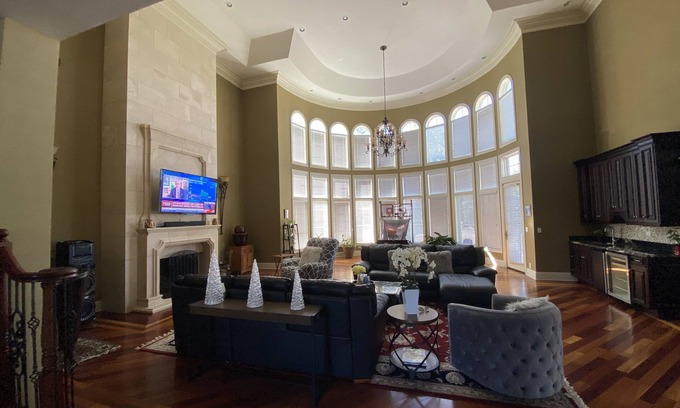 Northbrook House | 6 Bedrooms Home Suburbs of Chicago