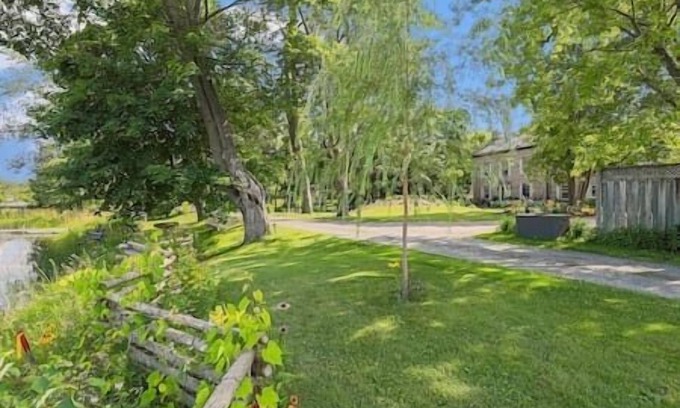 Mississippi Mills House | 6 bedrooms, optional chef, covered porch, salt water pool, kayaks, golf