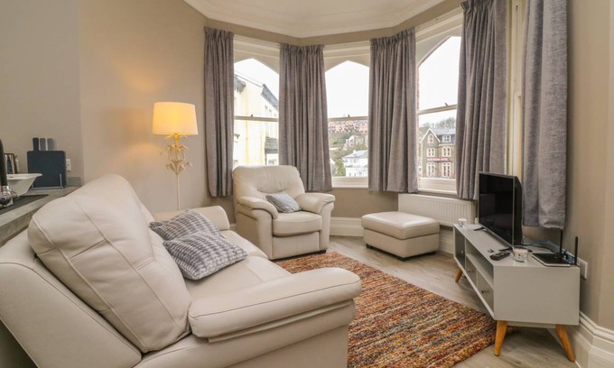 Hele Cottage | 6 Belgrave Apartments