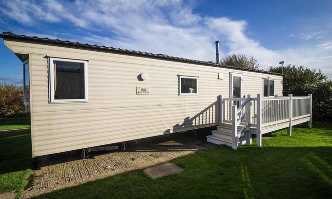 Mappleton House | 6 berth caravan at Skipsea Sands in Yorkshire ref 41146SF