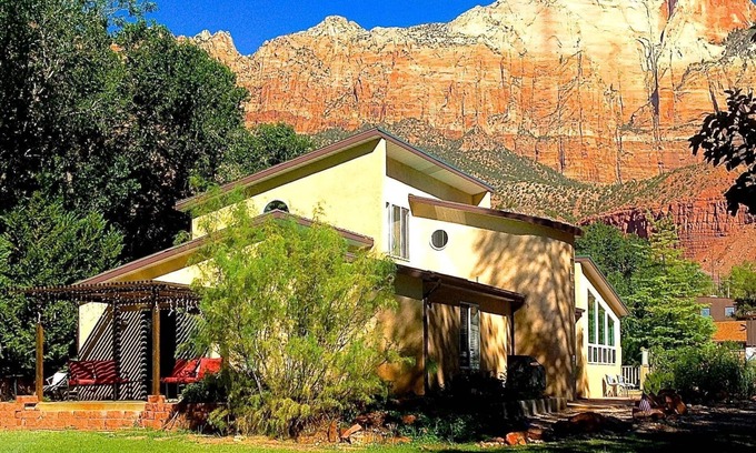 Zion National Park South Entrance House | 6 BR Villa Downtown in Springdale 1.2 mi from ZNP Sleeps 14 Free parking 6 cars
