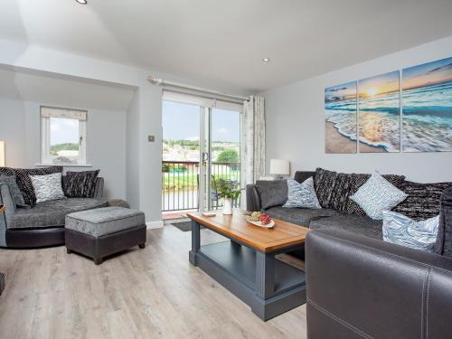 Egloshayle House | 6 Camelside
