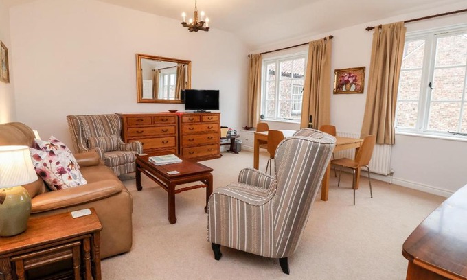 York Apartment | 6 Granary Court