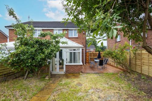 Stanley House | 6 Guests - Free Parking - 10min Leeds City Centre