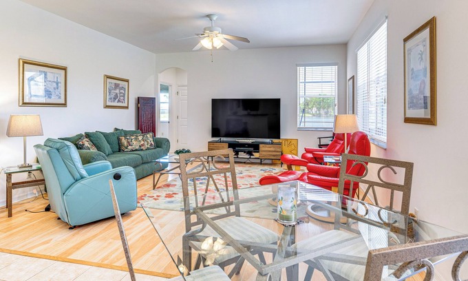 Beachwalk Isles House | 6 Mi to Fort Myers Beach: Lakefront Home w/Pool
