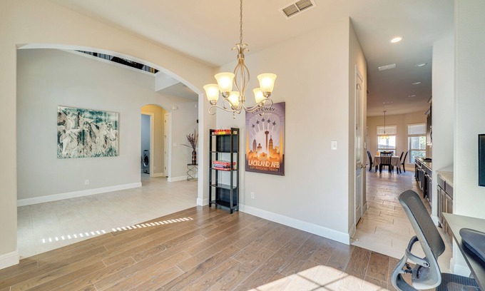 San Antonio House | 6 Mi to SeaWorld: Pet-Friendly Home w/Pool Access