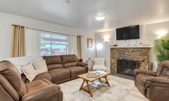 Twin Falls House | 6 Mi to Shoshone Falls Park: Home w/Game Room!