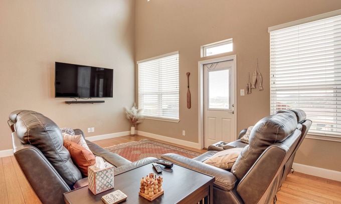 Canyon Lake House | 6 Mi to Water: Spacious Canyon Lake Home